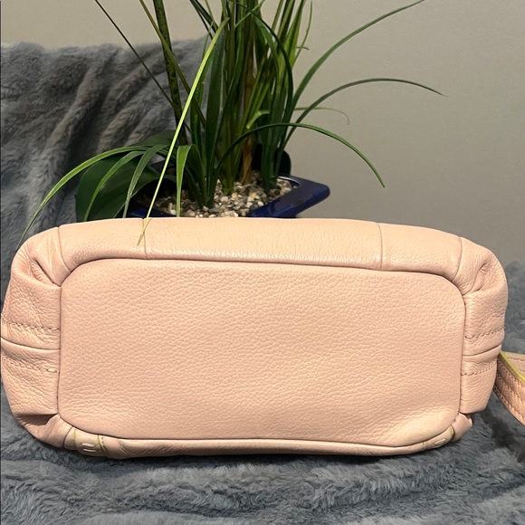 Cole Haan Light Peach Crossbody /Shoulder Bag EUC Retail $145 - Picture 5 of 10